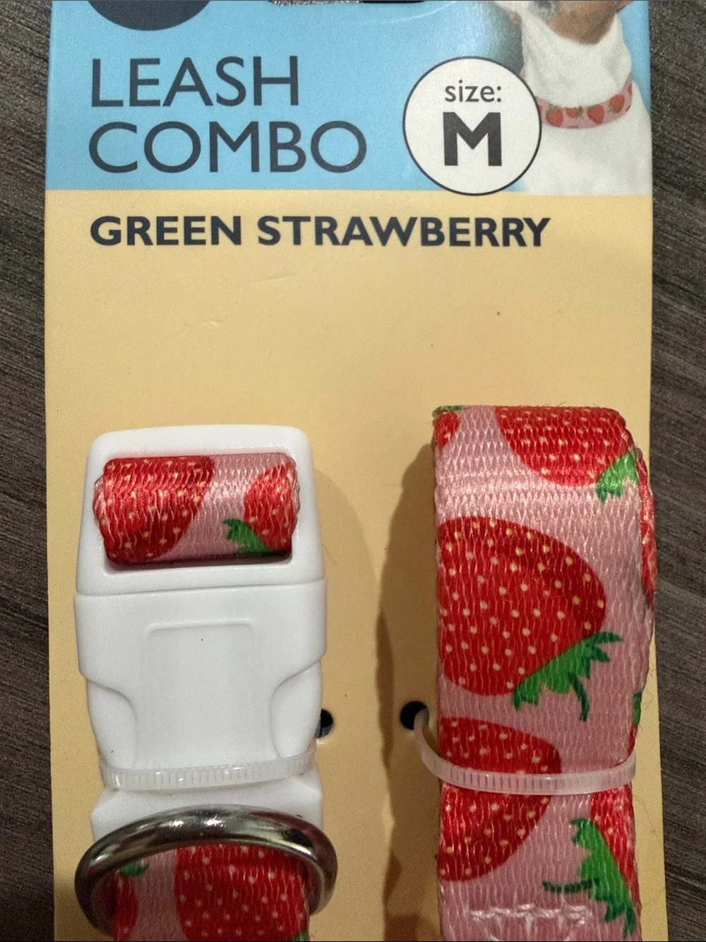 NWT Green Strawberry Dog Leash Combo - Medium